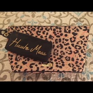 Large Ellen Tracy Make Up bag